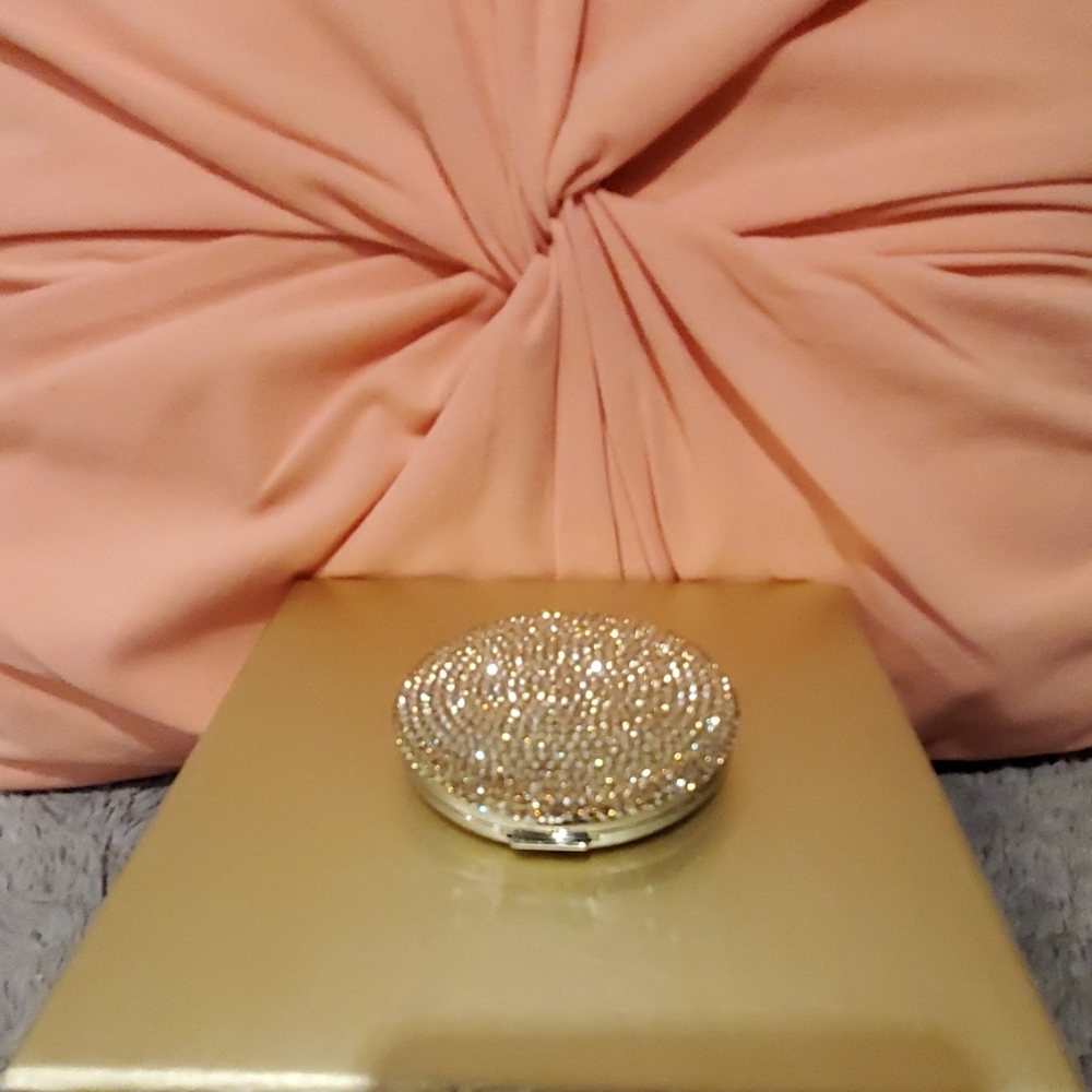 Judith Leiber Compact - Picture 7 of 8
